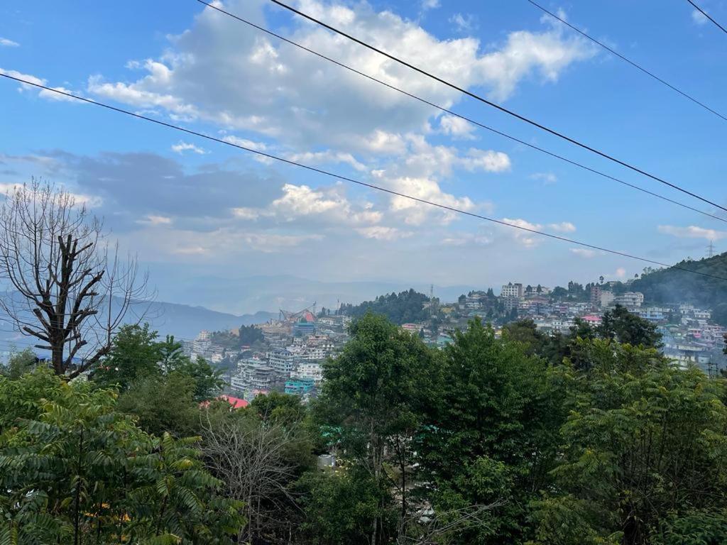 La Colline Resort Kohima Esterno foto