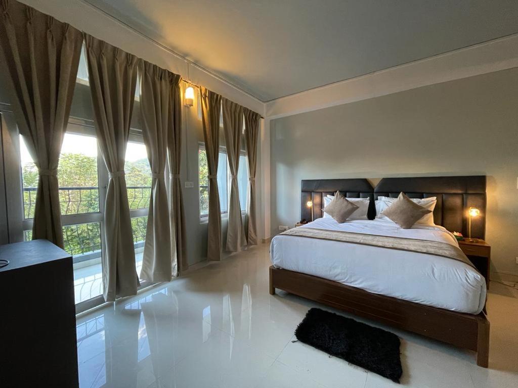 La Colline Resort Kohima Esterno foto